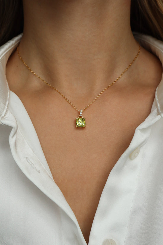 Load image into Gallery viewer, Scarlett Apple Green Sterling Silver Necklace
