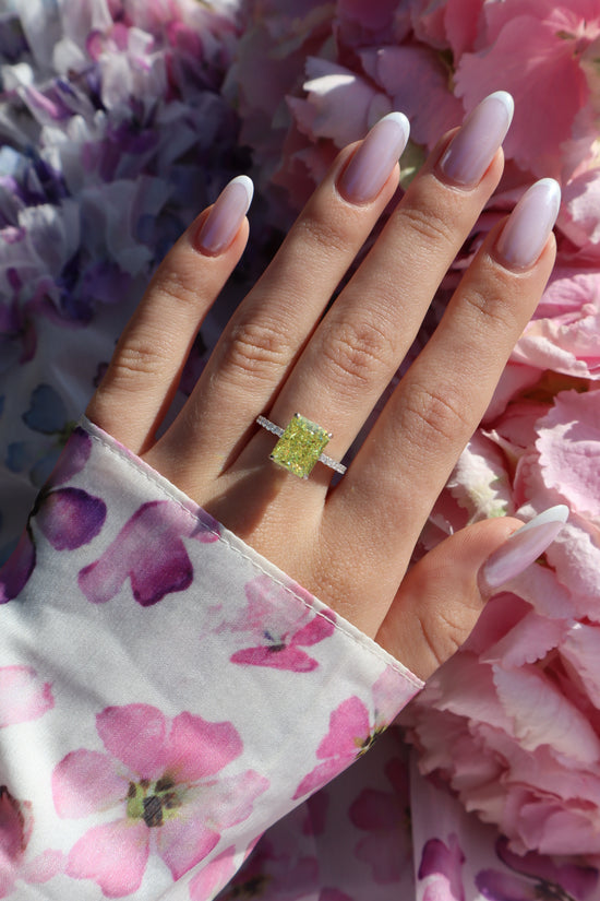 Load image into Gallery viewer, Serenity Apple Green Sterling Silver Ring
